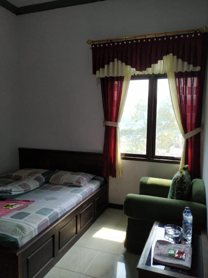 Hotel "Ngebel Indah" Екстериор снимка